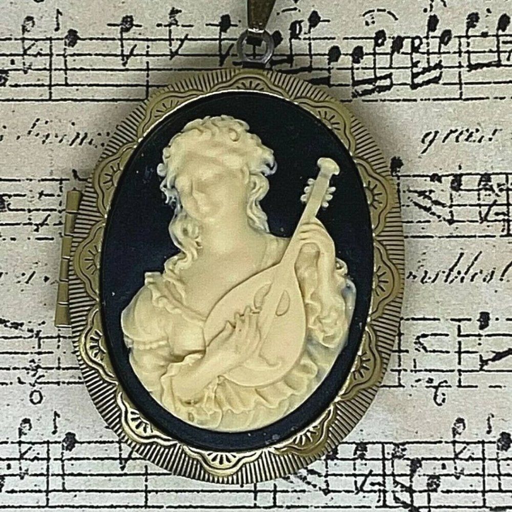Mandolin Victorian Ladylocket Cameo Necklace New 35$